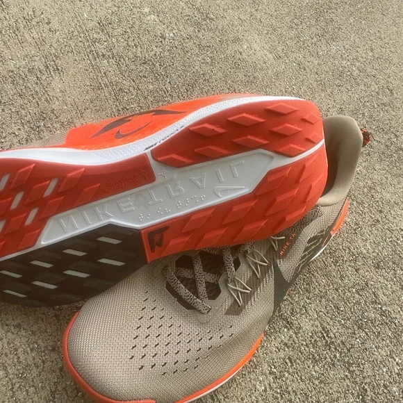 Nike Pegasus trail 5 khaki  and Orange dv3864-201 - Picture 7 of 11